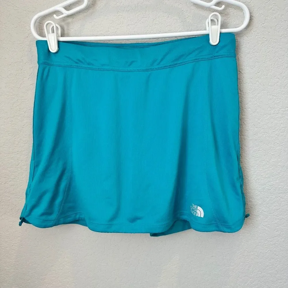 The North Face Teal Blue Stretchy Skort Skirt - Size Medium - EUC